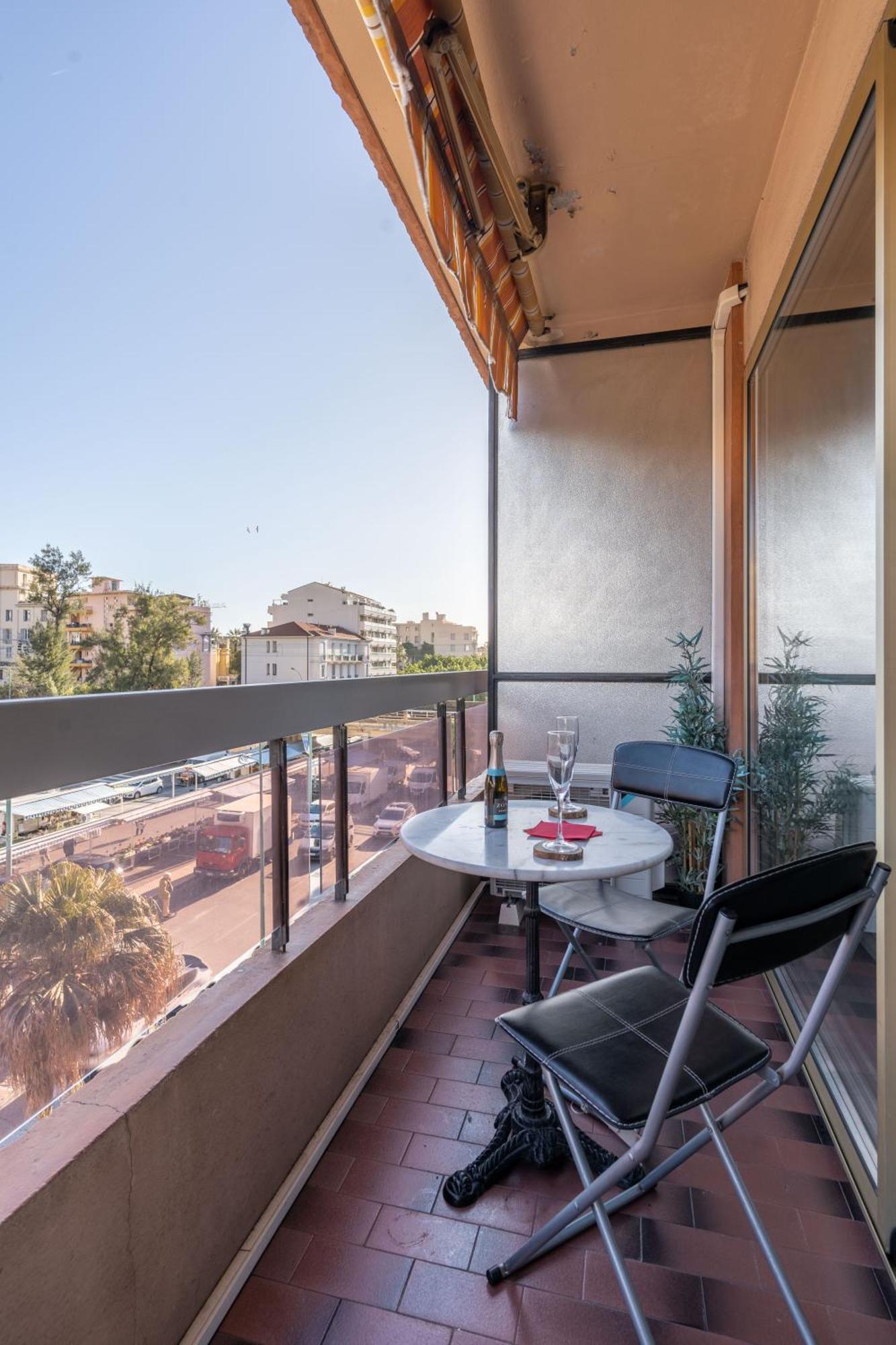 Fabuleux Appartement 2 Personnes Au Coeur De Menton, Climatise Et Proche Gares Routiere Et Sncf Kültér fotó